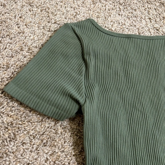 Free People XYZ Recycled Baby Tee Army Green Soft Stretchy Ribbed Shirt Size M/L - Picture 6 of 8